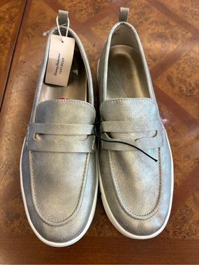 Tommy Bahama Metallic Silver Platform Penny Loafers